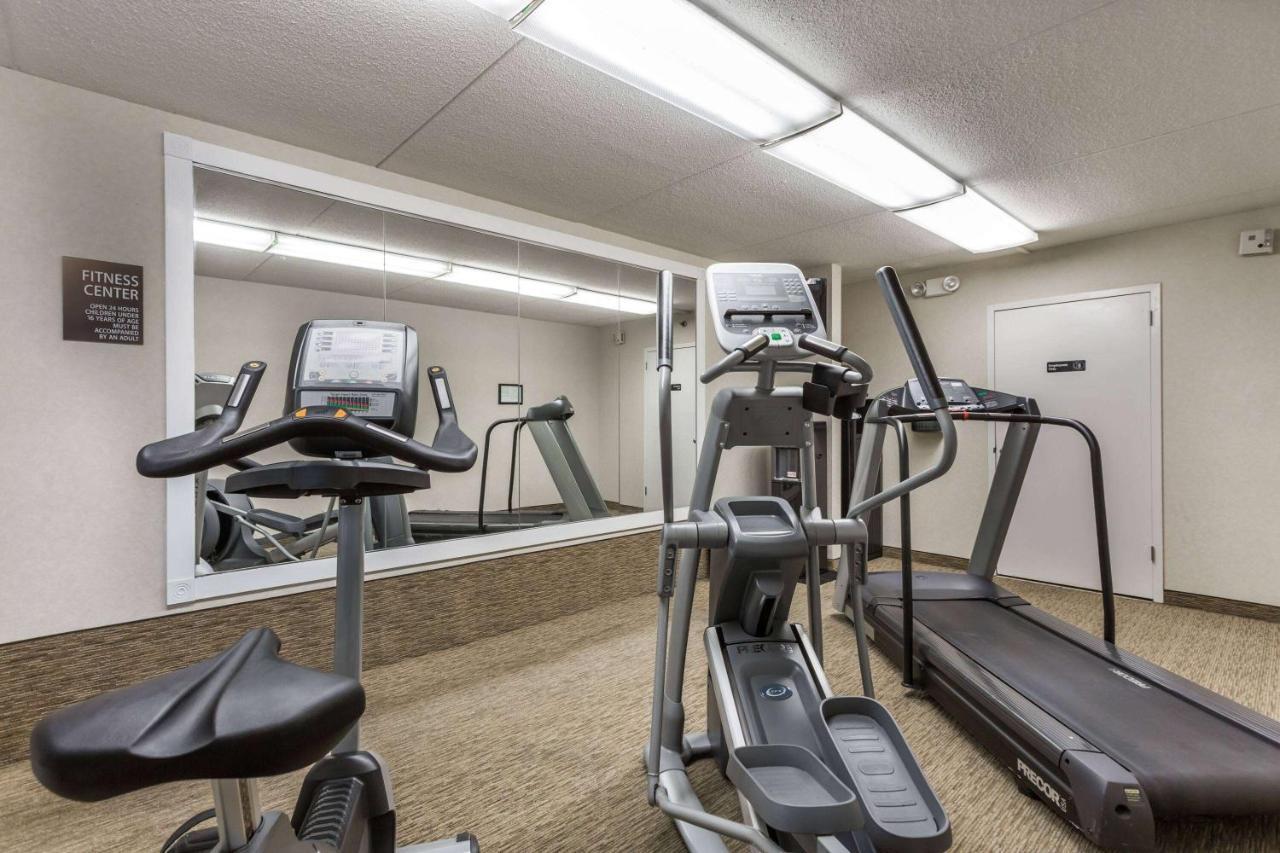 Days Inn By Wyndham Harrisburg North Εξωτερικό φωτογραφία