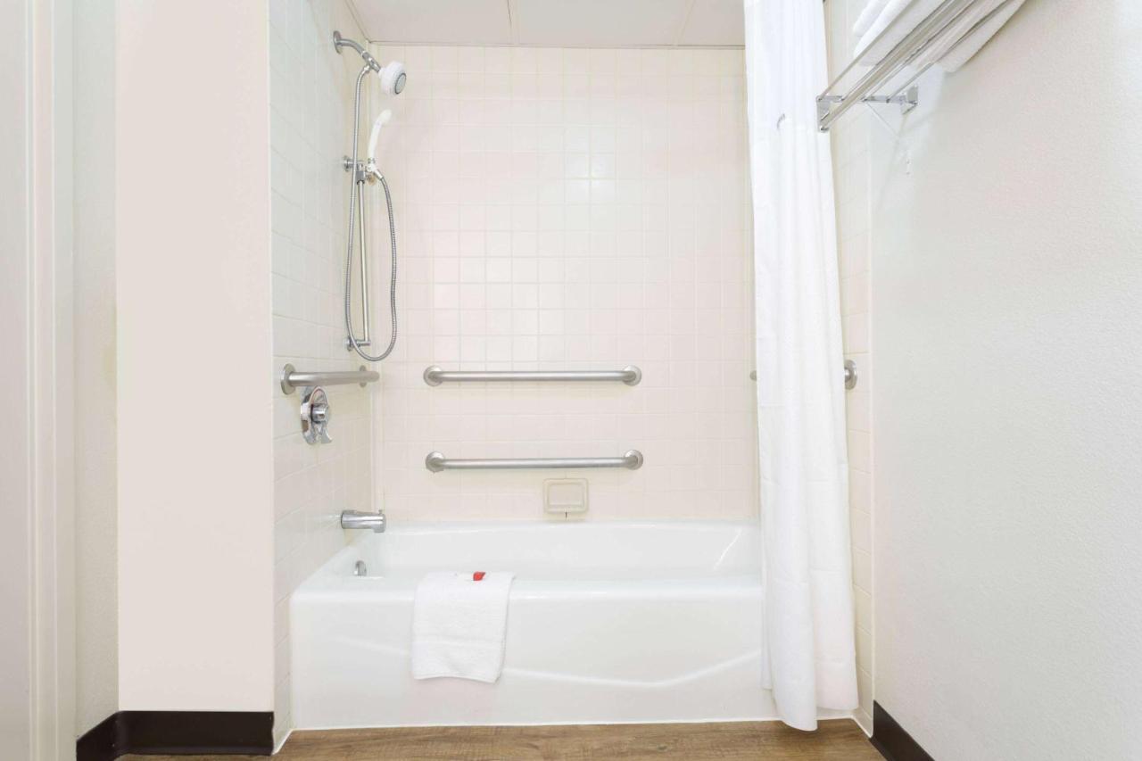 Days Inn By Wyndham Harrisburg North Εξωτερικό φωτογραφία