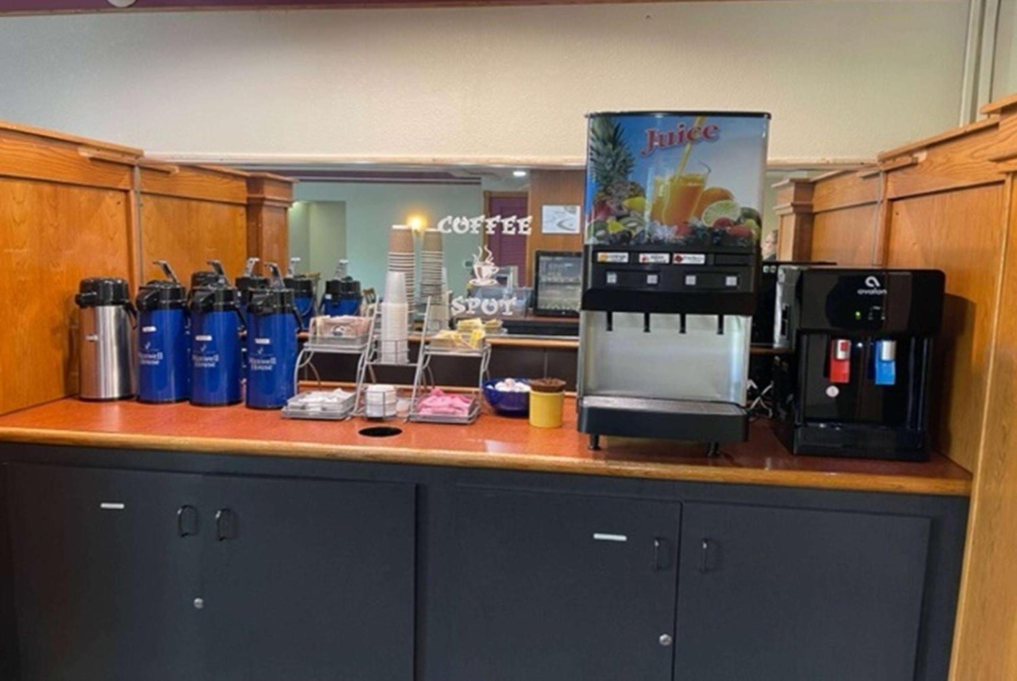 Days Inn By Wyndham Harrisburg North Εξωτερικό φωτογραφία