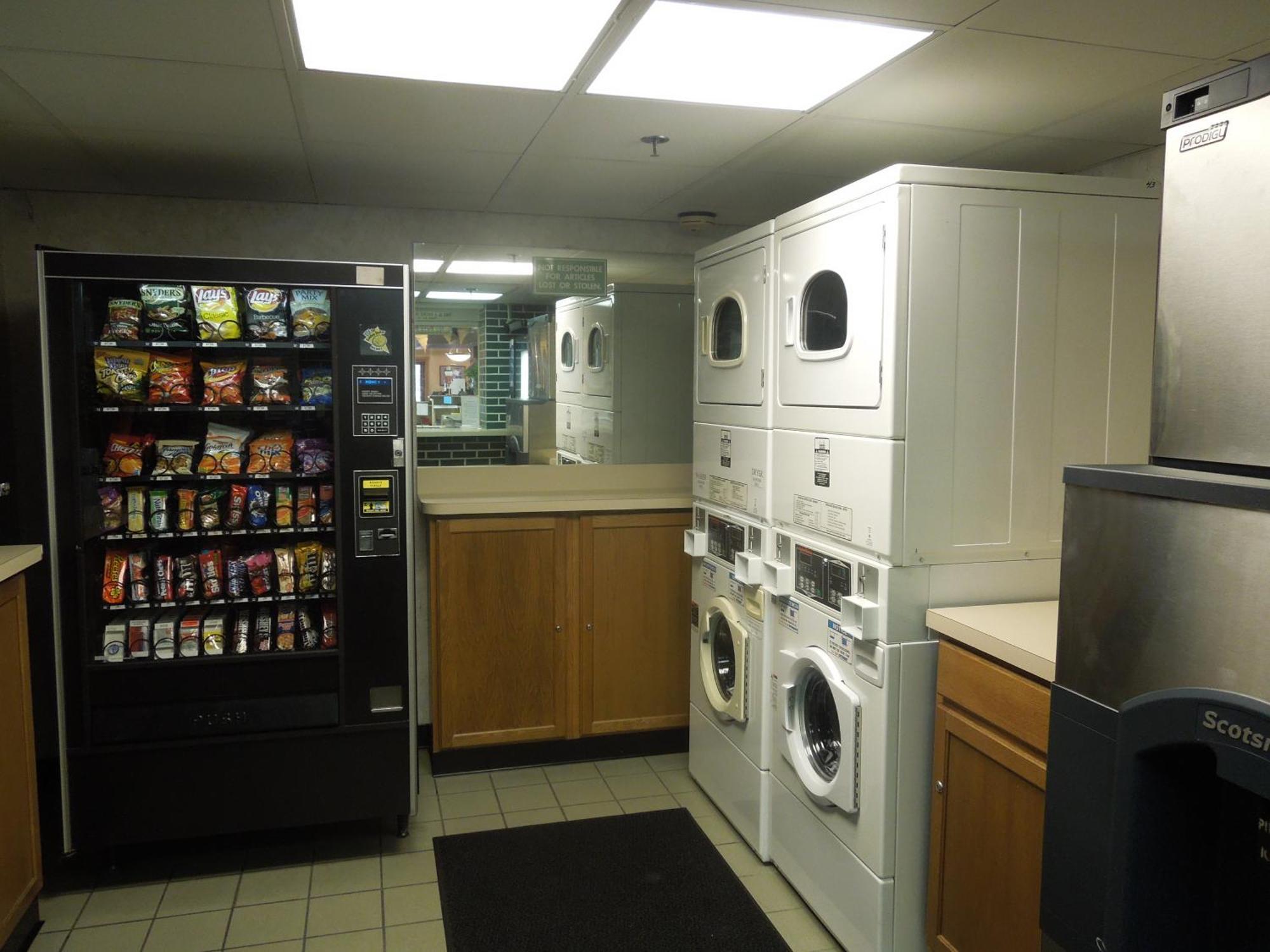 Days Inn By Wyndham Harrisburg North Εξωτερικό φωτογραφία