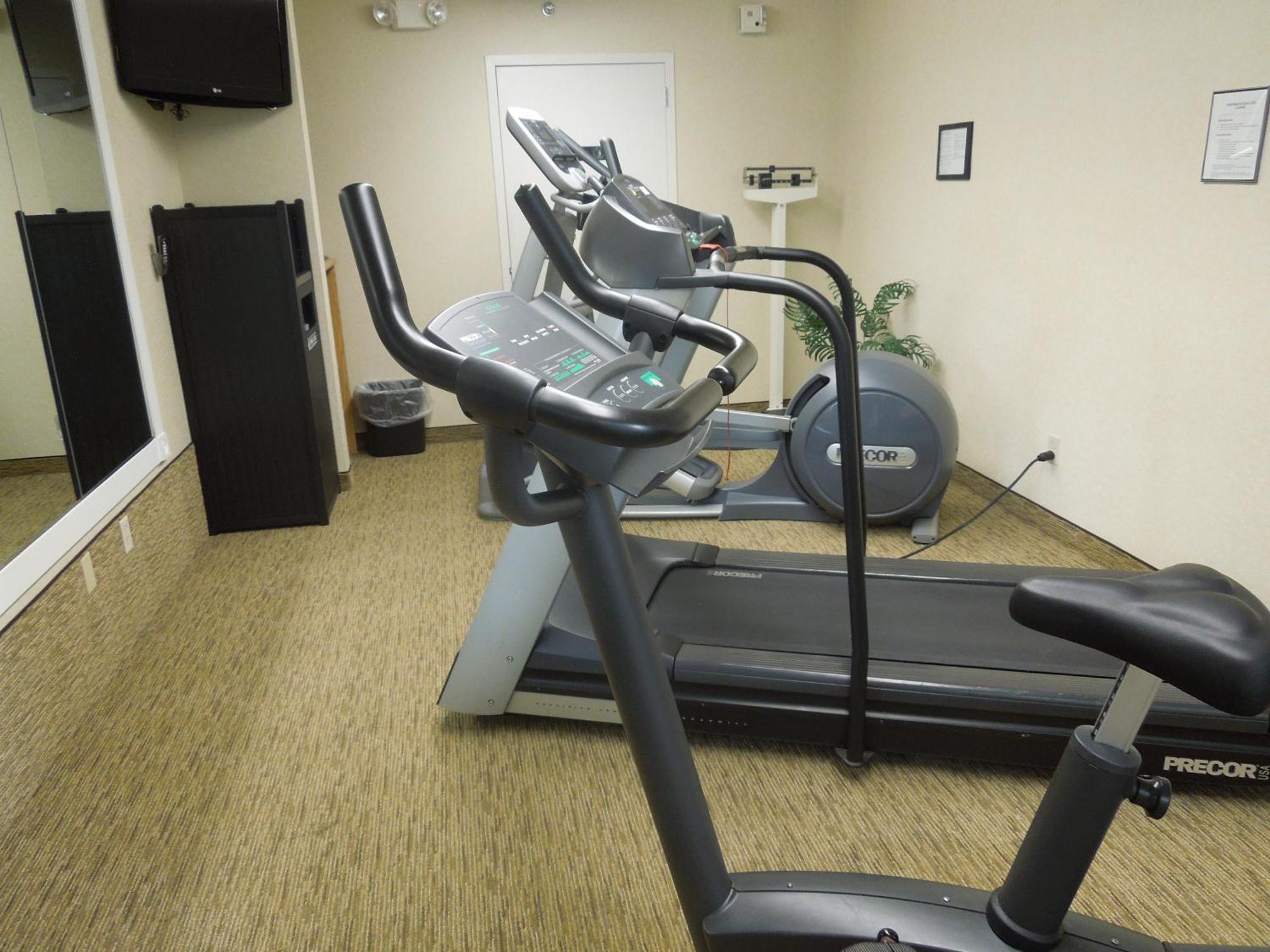 Days Inn By Wyndham Harrisburg North Εξωτερικό φωτογραφία
