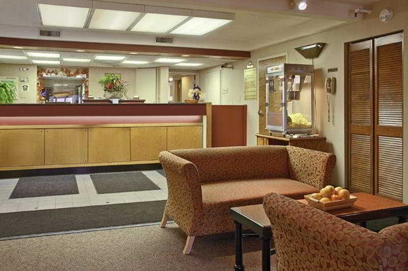 Days Inn By Wyndham Harrisburg North Εσωτερικό φωτογραφία