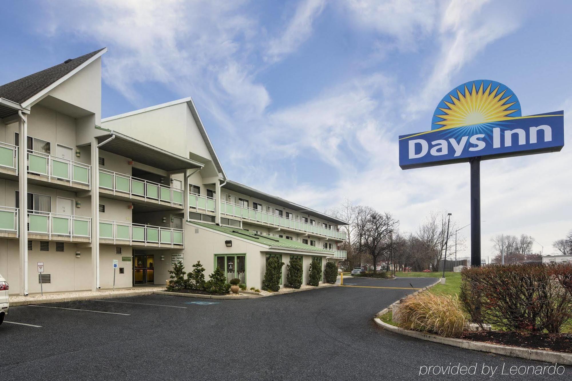 Days Inn By Wyndham Harrisburg North Εξωτερικό φωτογραφία