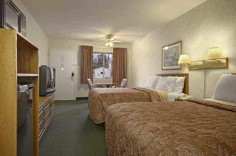 Days Inn By Wyndham Harrisburg North Εξωτερικό φωτογραφία